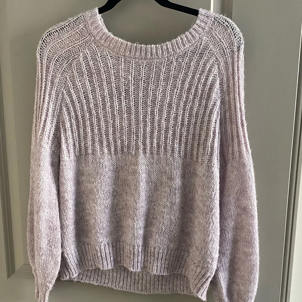 Sweater - Picture 1 of 2